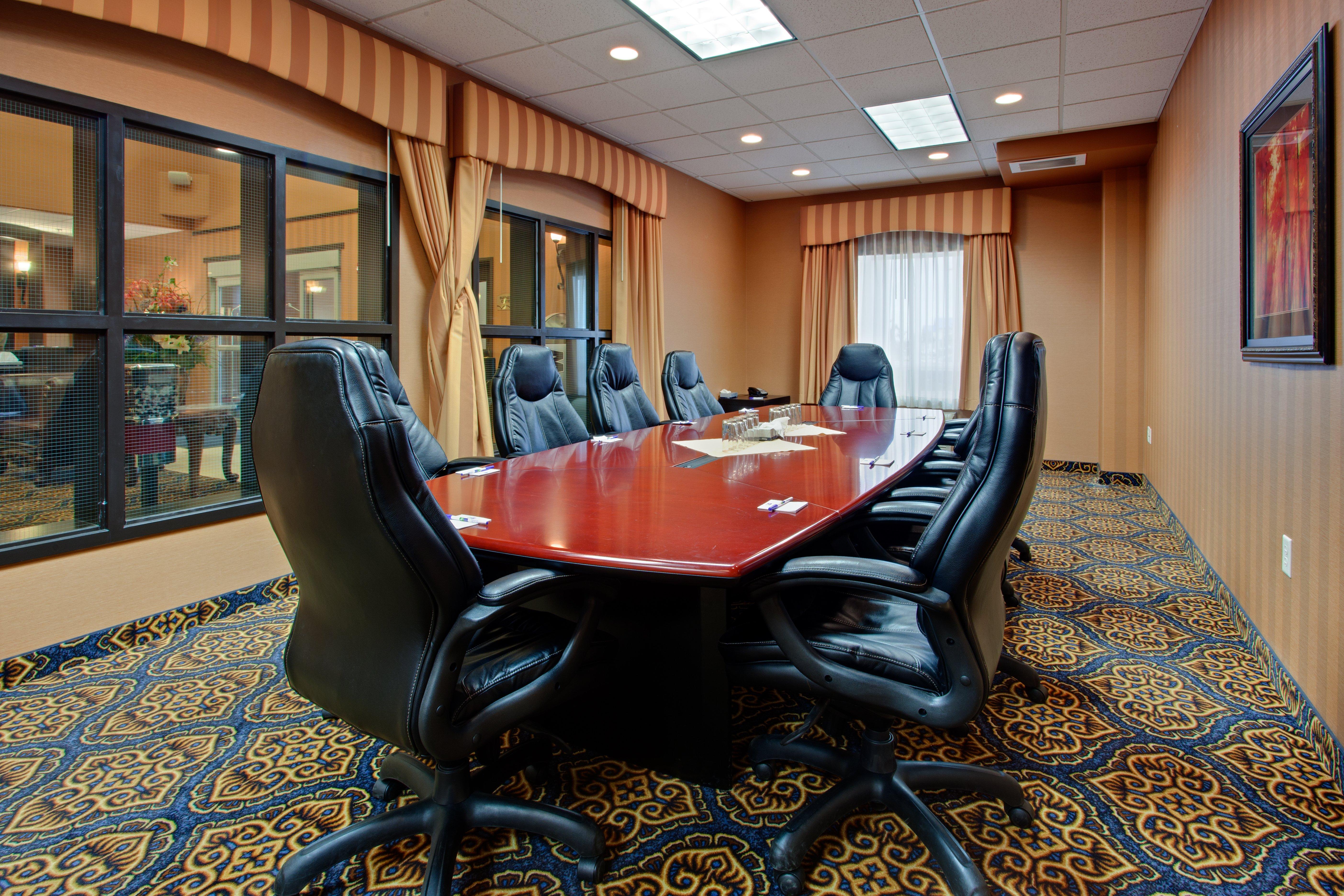 Holiday Inn Express Airport Calgary By Ihg Exterior foto